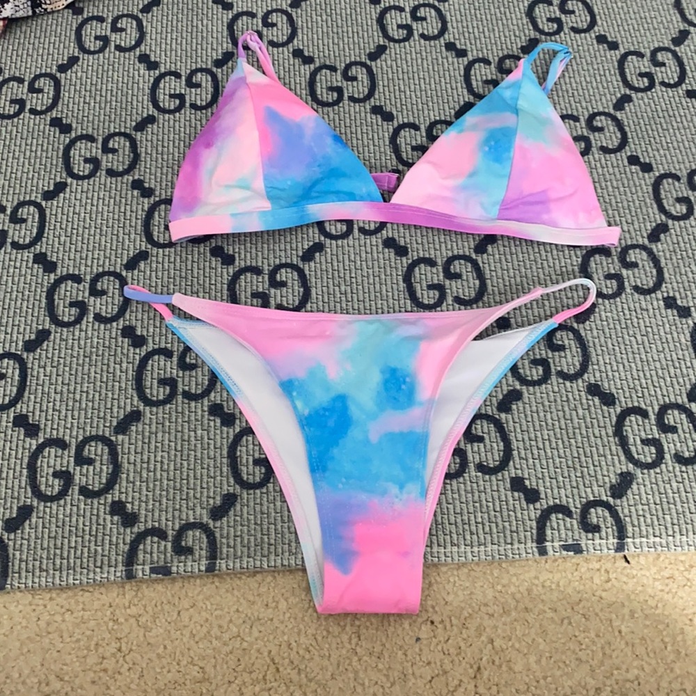 bikini top & bottoms w skirt cover up